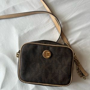 Michael Kors Crossbody